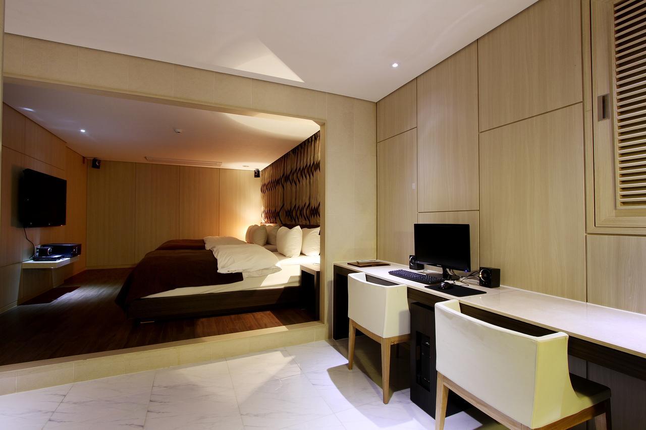 Uijeongbu Latree Hotel מראה חיצוני תמונה