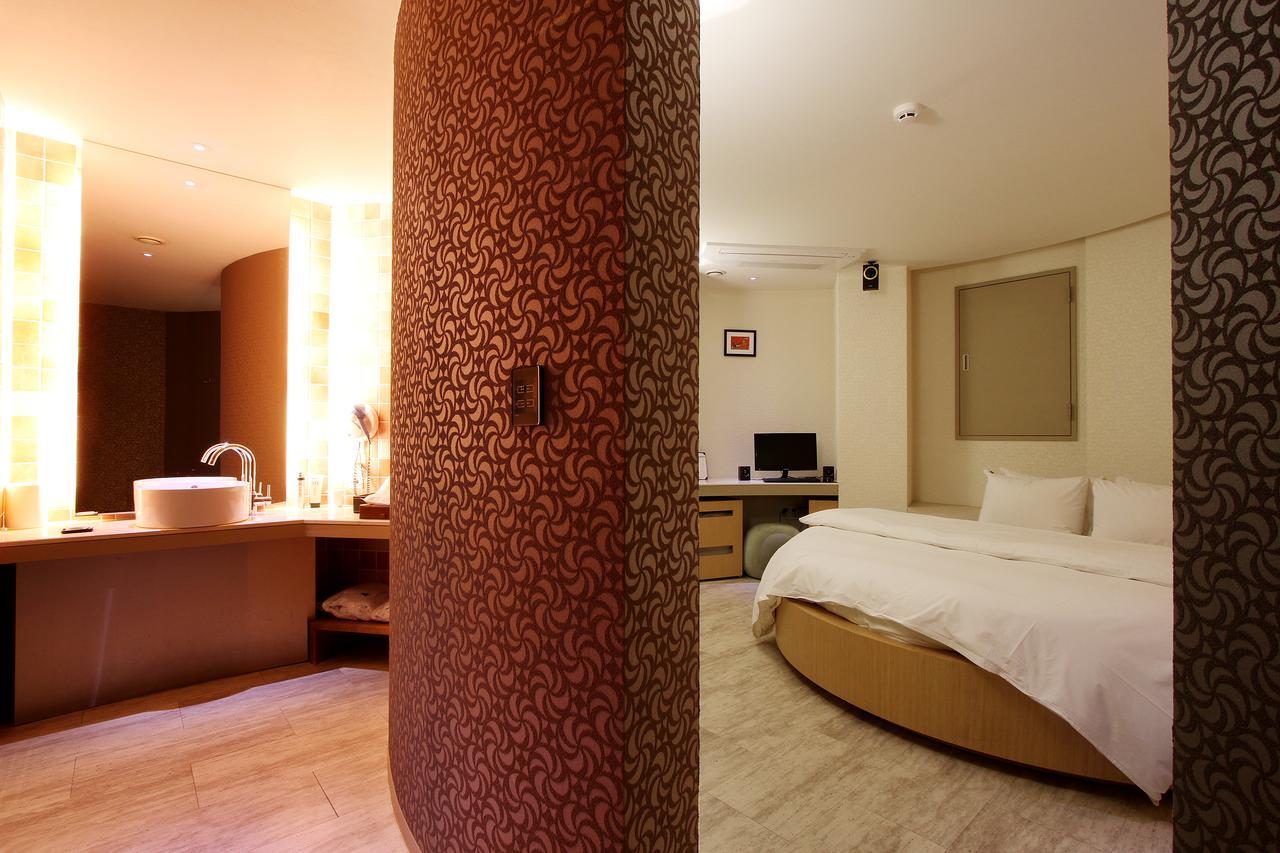 Uijeongbu Latree Hotel מראה חיצוני תמונה