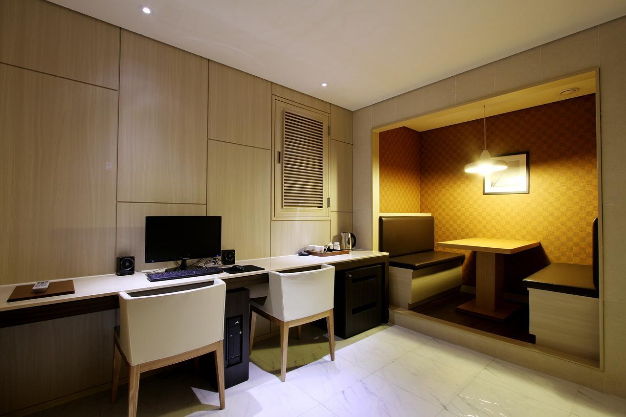 Uijeongbu Latree Hotel מראה חיצוני תמונה