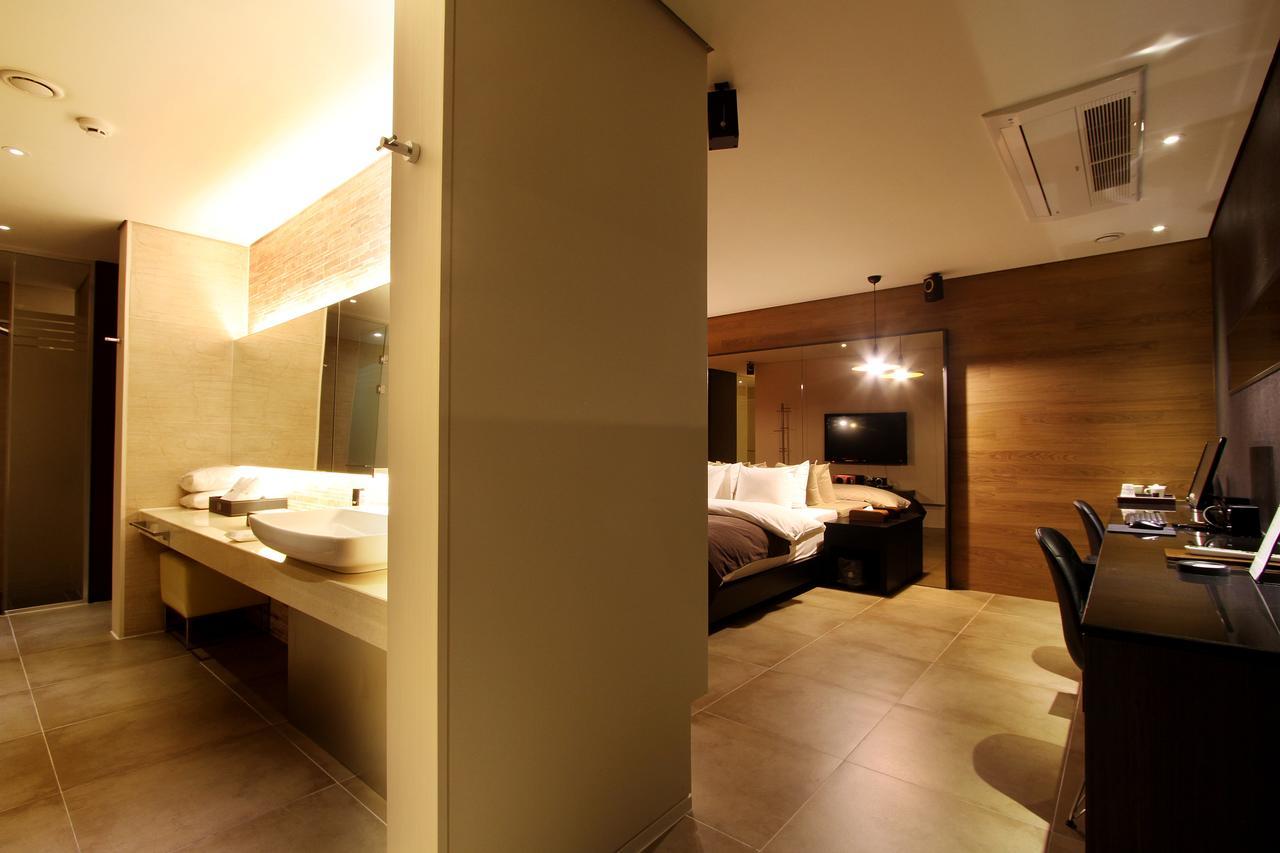 Uijeongbu Latree Hotel מראה חיצוני תמונה